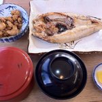 味処マルテン佐藤食堂しゃこたんなべ - ほっけ定食（1000円）