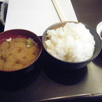 Sakura - 味噌汁と、山盛りご飯♪