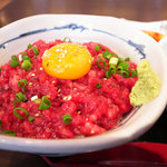 山形黒毛和牛 米沢牛焼肉 仔虎 - 米沢牛ユッケ丼のランチ