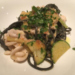 クオーレアズーロ - イカスミのタリオリーニ