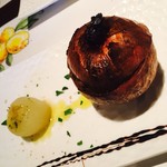 クオーレアズーロ - 詰め物をした玉ねぎの岩塩ロースト