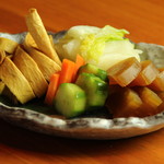串揚げ酒場 ゑにし - 漬け物の盛り合わせ