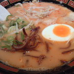 とんこつラーメン 三氣 - ピリ辛の元氣ラーメン。