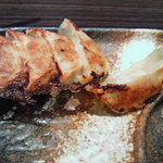 とんこつラーメン 三氣 - セットメニューの餃子です。