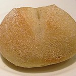 Nishimura Takahito La cuisine creativite - パンのお代わりは無料なので、これを何個もいただいてしまいました(#^.^#)