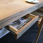 Nishimura Takahito La cuisine creativite - カトラリーは引き出しの中に入っていて、何本でも取り換えられるのが便利です