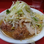 ラーメン二郎 - 小ブタ　ﾆﾝﾆｸﾔｻｲｱﾌﾞﾗ\750 2016.10.9