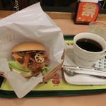 Mosu Baga - 直火焼きチキンの創作バーガー430円、ブレンド珈琲250円　（税込）