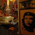 13 Cafe-Bar - 店内の雰囲気