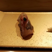 SUSHI TOKYO TEN、 新宿ニュウマン店 - 鯵　山口県からやってきたそうな。。。お疲れ～♪