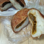 アート ブレッド ファクトリー - トロリルータイプのカレーパンは、あまりお目にかかりません。