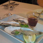 Koko pattsu - 生牡蠣、エシャロットビネガーで