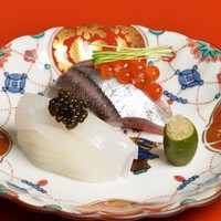 剣先イカとキャビアのお寿司 サンマといくらのお寿司