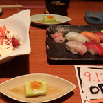 Sousakuryouri Hanakura - 握りと海鮮サラダで十分満足でした