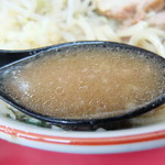 ラーメン二郎 - スープ