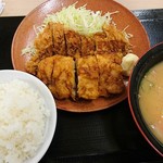 かつや - チキンカツと唐揚げの合盛り定食(豚汁大変更)788円