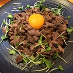 頂 - お肉ゴロゴロ丼(名前が違うかも)