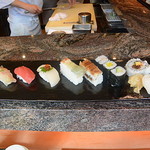 握り3貫・圧しすし2貫・細巻3貫・裏巻1貫