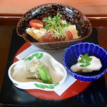 前菜：旬のおまかせ盛り合わせ