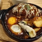 キッチン サクラ - メイン皿：グリルハンバーグセット