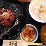 昭和のホルモン焼 まさきち - ローストユッケ丼ごはん大盛（1,000円）