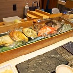 鮨榮 - ネタケースには北海道らしいものが一杯！！