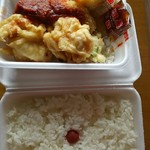 ほっかほっか八幡 - ミックス弁当  とり天3個ハンバークチキンカツで550円 