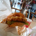 ゴリバーガー - 照り焼きをひっくり返すとタレまるけでうま～い