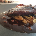 ラ クレリエール - 濃厚な肝の2種類のソースが混ざり合う