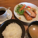 だいにんぐ友 - 鶏のしそチーズ竜田＆イカフライ全貌　780円　2016.10