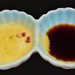 祇園 みずおか - 『泡醤油』(左)と普通の醤油(右)～♪(^o^)丿