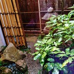 祇園 みずおか - カウンター席から見える坪庭～♪(^o^)丿