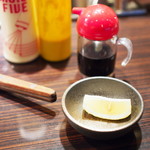 ゆかり - ねぎ焼きに最適な醤油とレモン