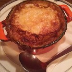 牛アキレス健のオニオングラタンスープ