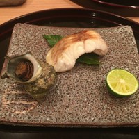 新富 なぐも - スズキの塩焼きとサザエの壷焼き