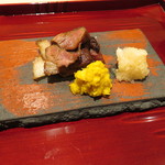 銀座 しのはら - 滋賀の猪のつけ焼き 菊の花のお浸しと土佐酢で漬けた鬼おろし2