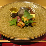 銀座 しのはら - 八寸：柿なます、揚げ銀杏、明石の蛸、明石の穴子、琵琶鱒の飯蒸し風、庄内生麩とクリーム・チーズ、戻り鰹の漬け、さつまいもの甘露煮、ほうれん草としめじの琵琶鱒白子和え、滋賀の水口干瓢、玉子真丈1