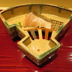 銀座 しのはら - 藁で燻した琵琶鱒1