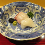 銀座 しのはら - 明石の真鯛と明石の針烏賊（墨烏賊）のお造り海苔の佃煮 土佐醤油、ちり酢、岩塩2