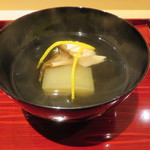 銀座 しのはら - 北海道の噴火湾の毛蟹の真丈 冬瓜 滋賀の舞茸のお椀3