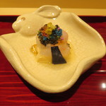 銀座 しのはら - 北海道の活けの牡丹海老 金沢の寝かした赤座海老 キャビア 青子 玉子豆腐 割醤油の煮こごり 酢橘を絞って1