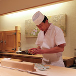 寿しの吉乃 - 店舗の敷居の高さとは真逆でお客様にはとても気さくな大将☆