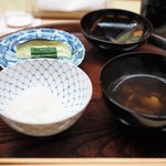 松川 - 白飯　赤出汁　香の物
      