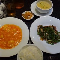 博多華都飯店 - ◆華都ランチ・・メイン2種・スープ・ご飯（お代わり可能）・ザーサイ・デザートのセット。