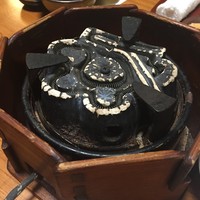 玄海 本店 - 水炊きを置くコンロ。渋い。
