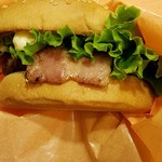 FRESHNESS BURGER - ベーコン、玉子焼きの存在感が無い　2016.10