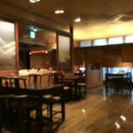 サロン ド カフェ サマサマ - 広々とした空間の素敵な店内