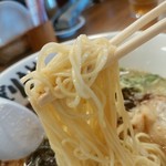 八番山ばりきや - 【2016.10.15(土)】ばりこてめん(並盛・100g)720円の麺