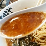 八番山ばりきや - 【2016.10.15(土)】ばりこてめん(並盛・100g)720円のスープ