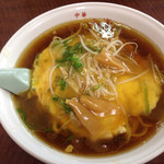 Chuuou Ichiba Shanhai - 天津麺600円。
                        卵分厚くボリュームあります。